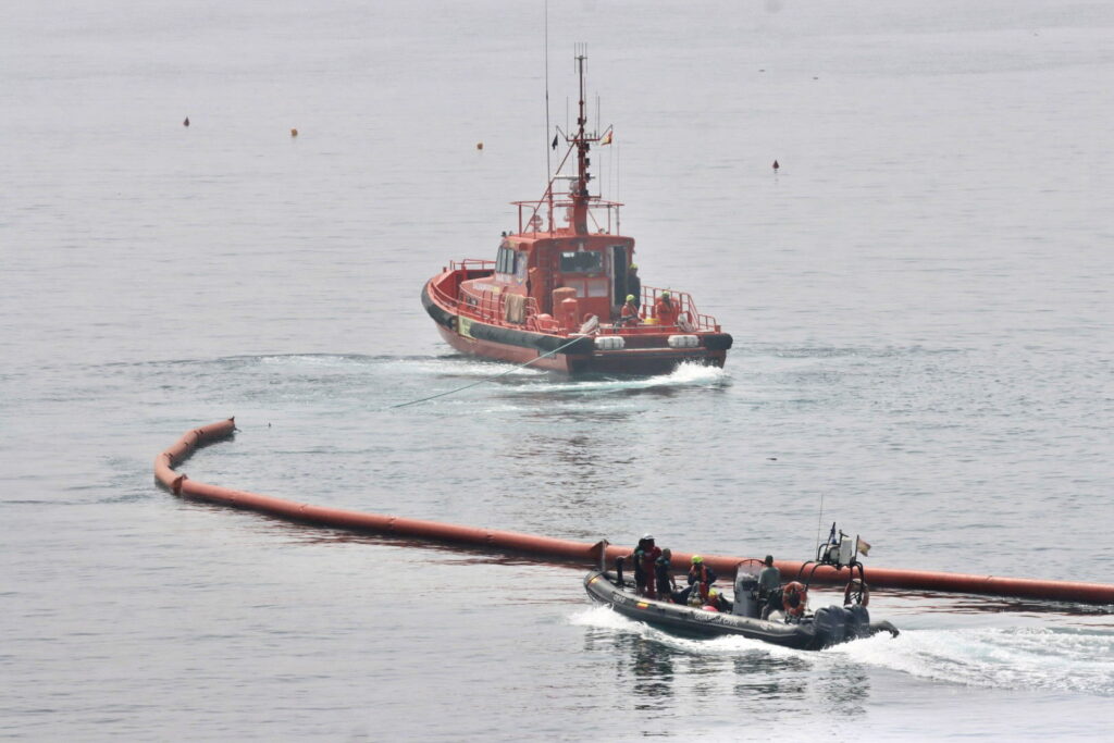 Ισπανία: Τοποθετεί πλωτό φράγμα 500 μέτρων στη Θέουτα μετά την τραγωδία με τους μετανάστες