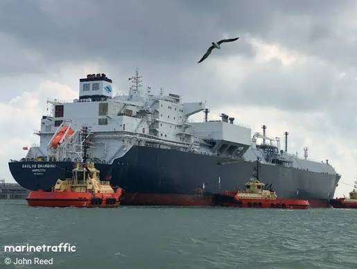 Ελληνόκτητο δεξαμενόπλιο LNG δέχτηκε επίθεση στα Στενά του Ορμούζ