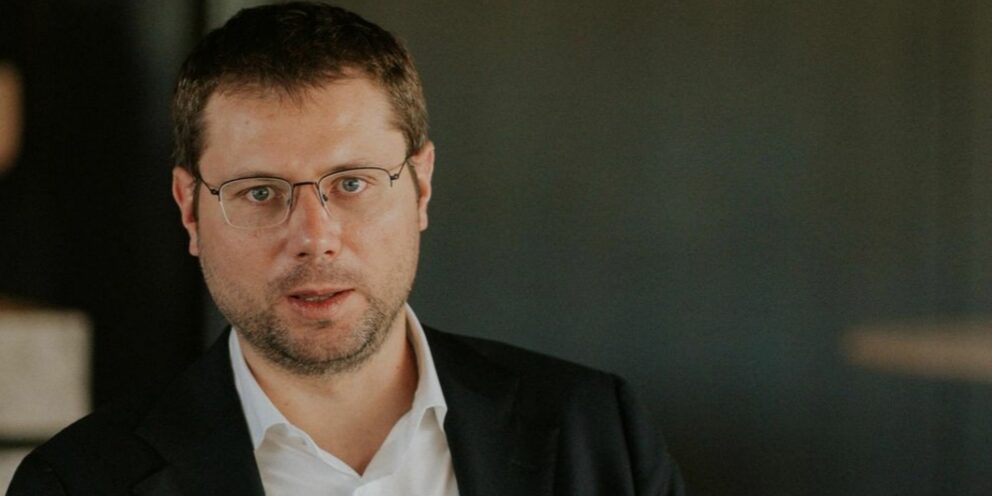 Οι Έλληνες πίσω από τα mega deals του πρώτου εξαμήνου 2026