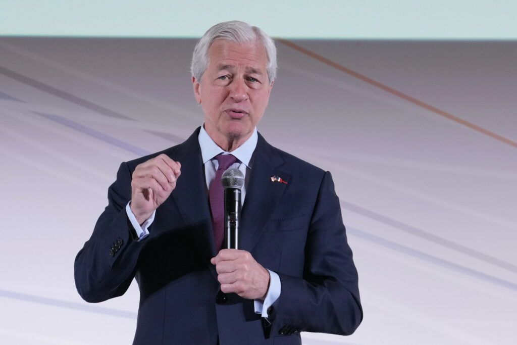 Τζέιμι Ντάιμον (JPMorgan): Υπάρχει κίνδυνος για τις αγορές από την υπερβολική μόχλευση