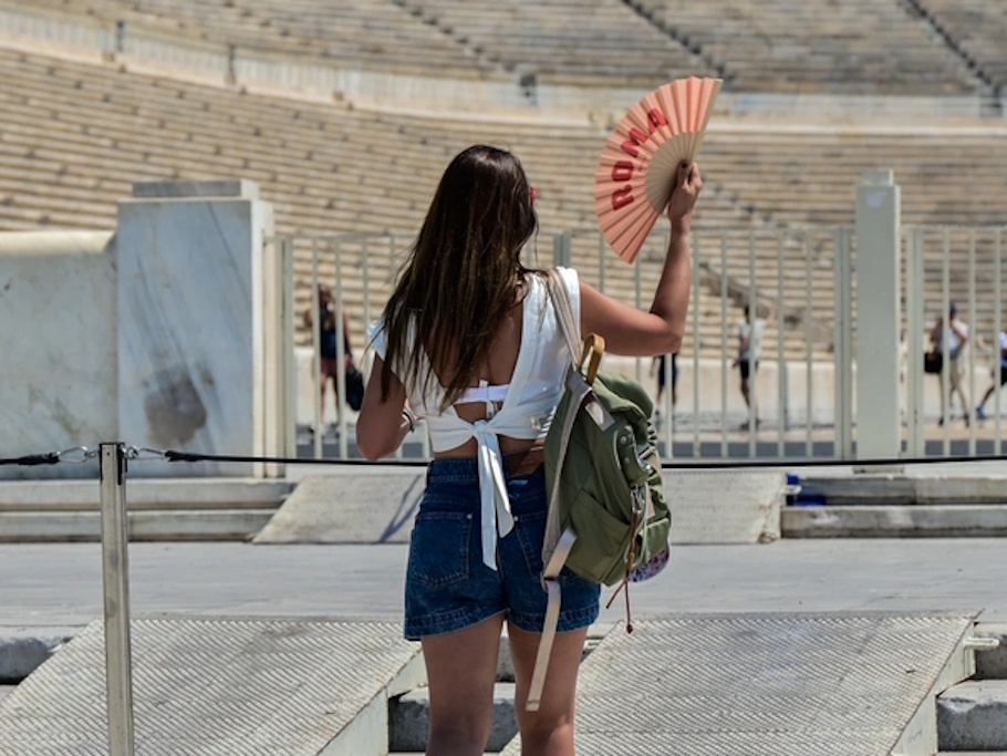Καιρός: Καυτό Σαββατοκύριακο με θερμοκρασίες πάνω από 40 βαθμούς