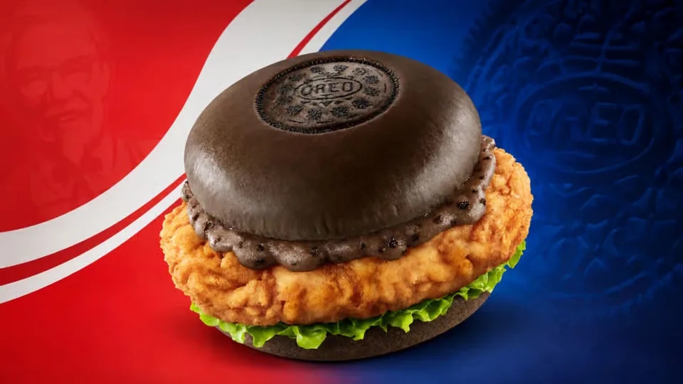 Η ΚFC έβαλε κοτόπουλο ανάμεσα σε δύο τεράστια Oreo – Και ναι, είναι πραγματικό