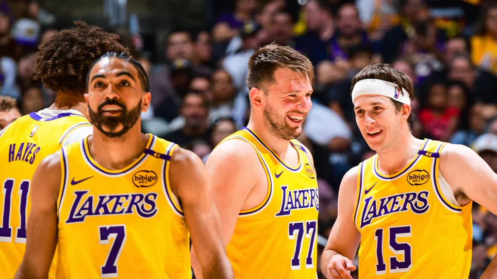 NBA: Oι Lakers αλλάζουν χέρια με συμφωνία-μαμούθ 12 δισ. δολαρίων