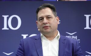 Austriacard: Το τέλος εποχής Λύκου και η επόμενη πίστα με την ιαπωνική DNP