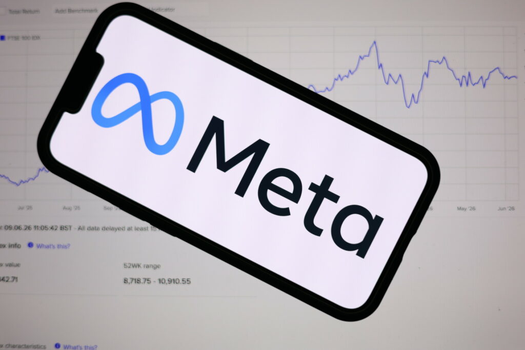 Η Meta μπαίνει ακόμη πιο δυνατά στη μάχη με OpenAI και Anthropic – Λανσάρει AI που γράφει μόνο του κώδικα