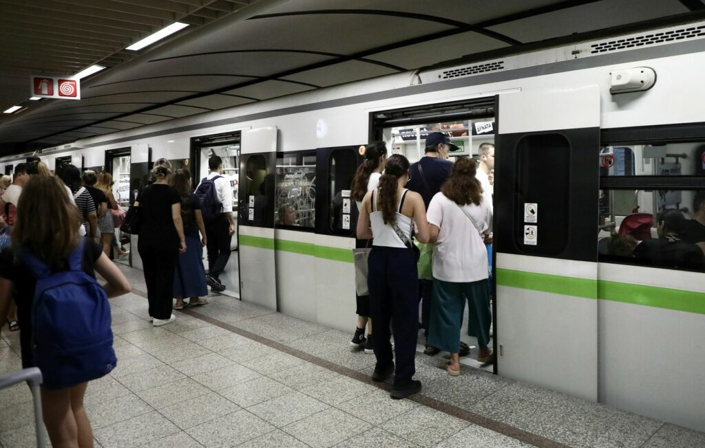 Δεκαπενταύγουστος: Πώς θα κινηθούν Μετρό, Ηλεκτρικός, λεωφορεία και Τραμ