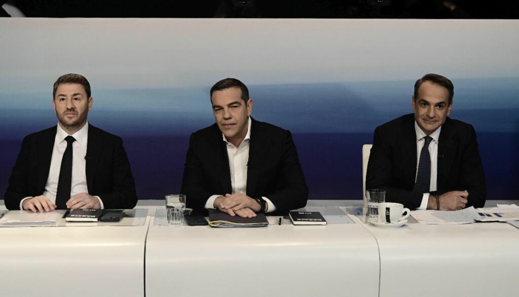 Φθινοπωρινή στρατηγική Μητσοτάκη με διμέτωπη επίθεση σε Τσίπρα και Ανδρουλάκη