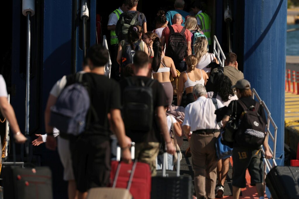 Δρομολόγια πλοίων: Τροποποιήσεις μετά τα προβλήματα από τους ισχυρούς ανέμους