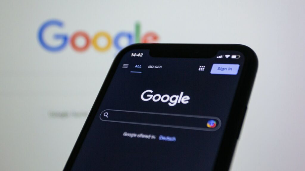 Με άλλη γραμμή απέναντι στους Big Tech η Ευρώπη: Λιγότερα πρόστιμα, περισσότερη συμμόρφωση
