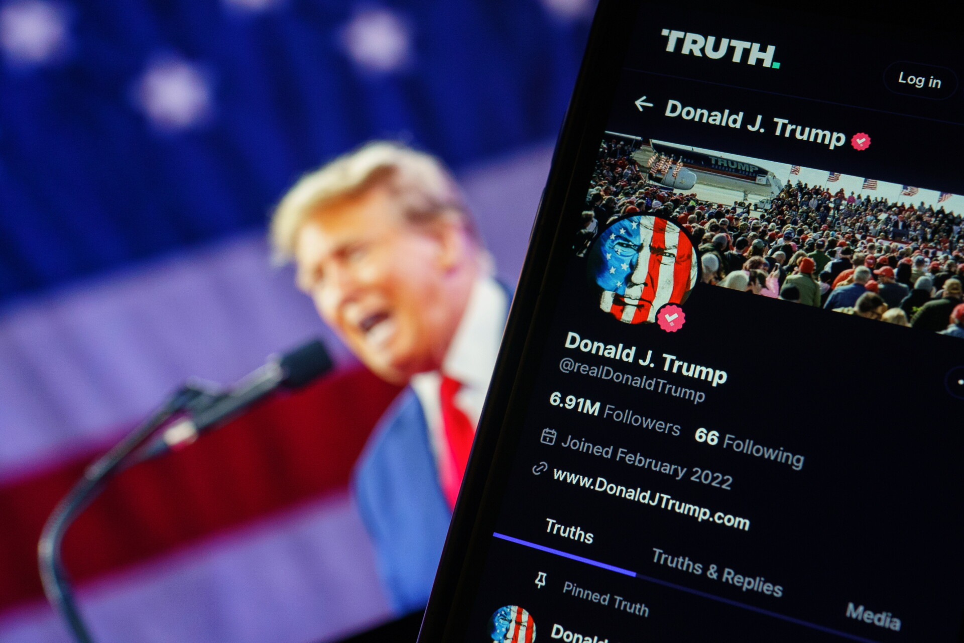Tραμπ και Truth Social