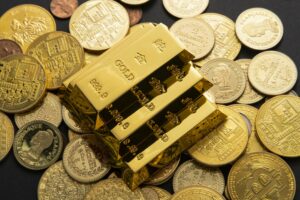 Χρυσός: Πάνω από τα 4.400 δολάρια με ώθηση από το αδύναμο δολάριο