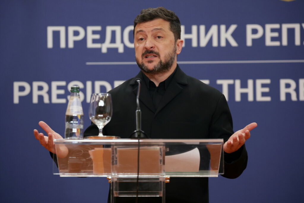 Ζελένσκι: “Η Ρωσία μας βομβαρδίζει με βορειοκορεατικούς πυραύλους”