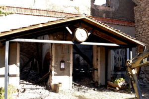 Επιμελητήριο Αχαΐας για φωτιά στην Achaia Clauss: Το ιστορικό ρολόι πρέπει να χτυπήσει ξανά