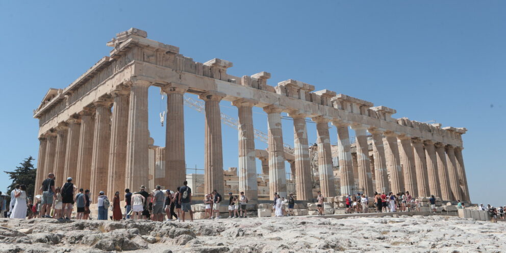 Ελλάδα, Ιταλία, Γαλλία: Οι προορισμοί που κερδίζουν από τη νέα “μόδα” των φθινοπωρινών διακοπών