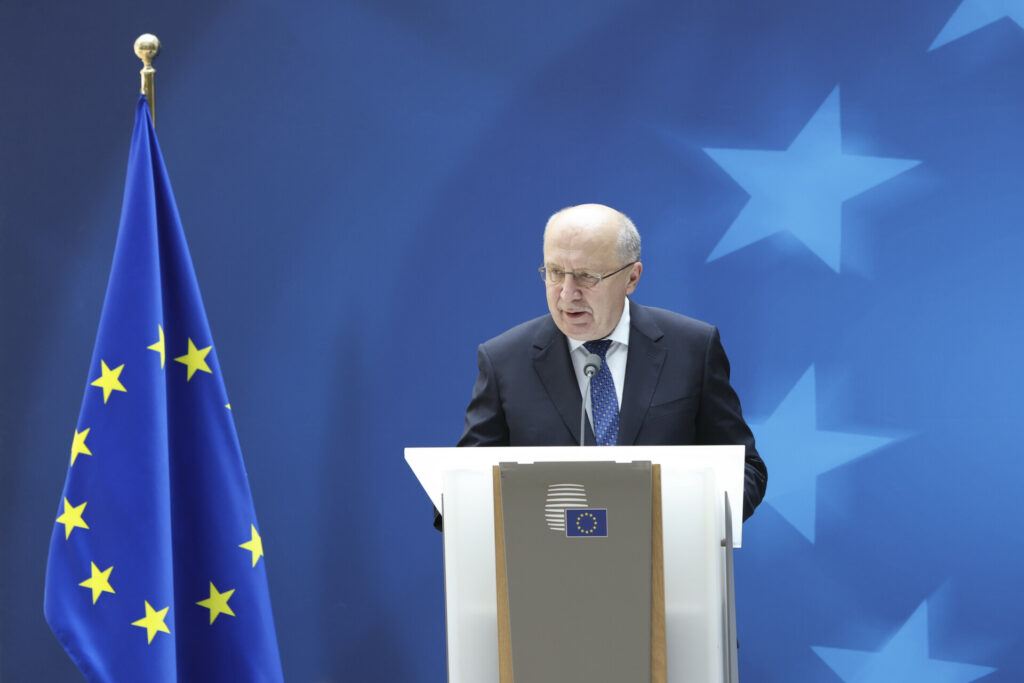 FT: Η ΕΕ ετοιμάζει σχέδιο αλά ΝΑΤΟ για τις υβριδικές απειλές της Ρωσίας