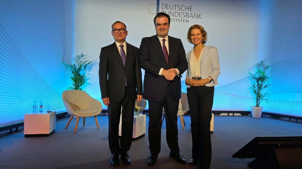 Πιερρακάκης από τη Bundesbank: Η δύναμη της Ευρώπης έγκειται στην εξωστρέφειά της