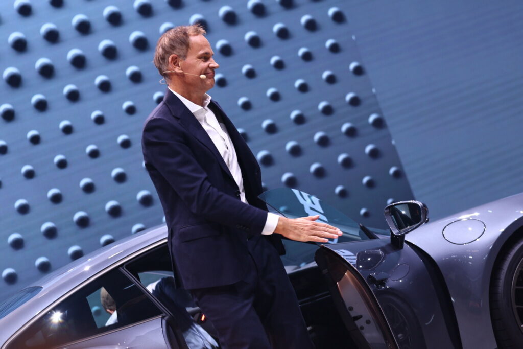 Πώς η Volkswagen κατέληξε σε συμφωνία για ιστορικές περικοπές θέσεων εργασίας