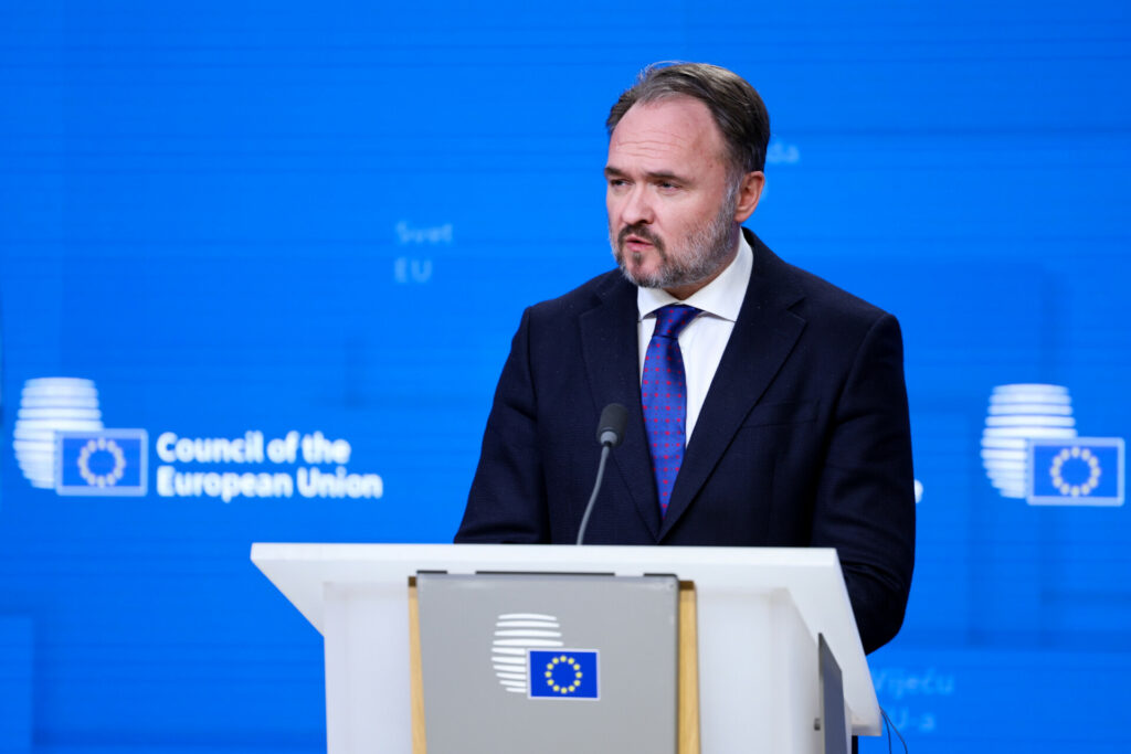 Έκκληση της ΕΕ προς Τραμπ: Μην κλείσετε τη στρόφιγγα του ντίζελ – Έρχεται δύσκολος χειμώνας