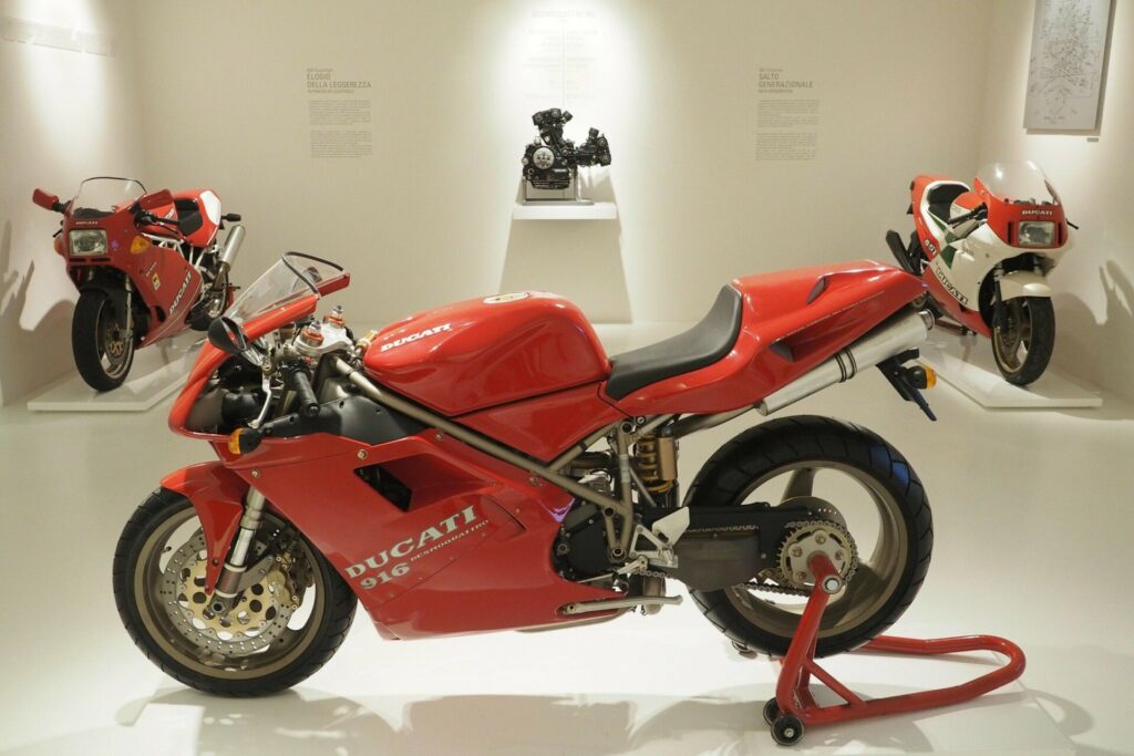 Η Volkswagen σκέφτεται να πουλήσει τη θρυλική Ducati