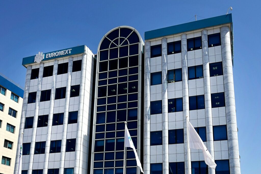 Χρηματιστήριο: Προβάδισμα στις τράπεζες, με τον Δείκτη κοντά στις 2.700 μονάδες