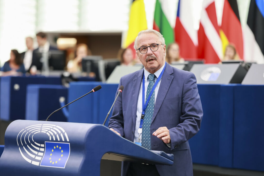 Μανιάτης: Τραγική η υστέρηση της χώρας σε υπηρεσίες μακροχρόνιας φροντίδας