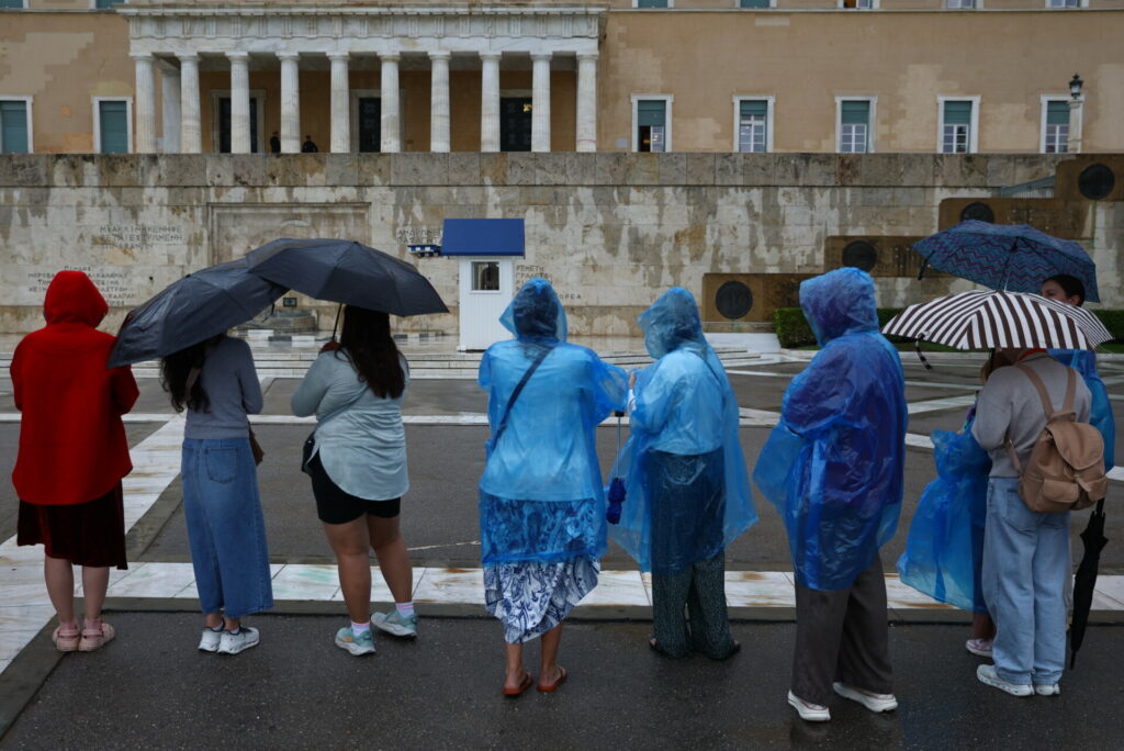 Κόκκινος συναγερμός από την ΕΜΥ: Ισχυρές καταιγίδες στην Κρήτη, άνεμοι έως 9 μποφόρ