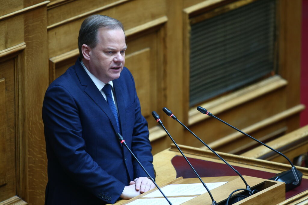 Η παραπομπή ενός ακόμη πρώην υπουργού στο Ειδικό Δικαστήριο, οι ακυρώσεις εμφανίσεων του Παπασταύρου, ο “Δρακουμέλ” των έργων τεχνολογίας και τα μισόλογα Παπαθανάση για τα προγράμματα κατάρτισης