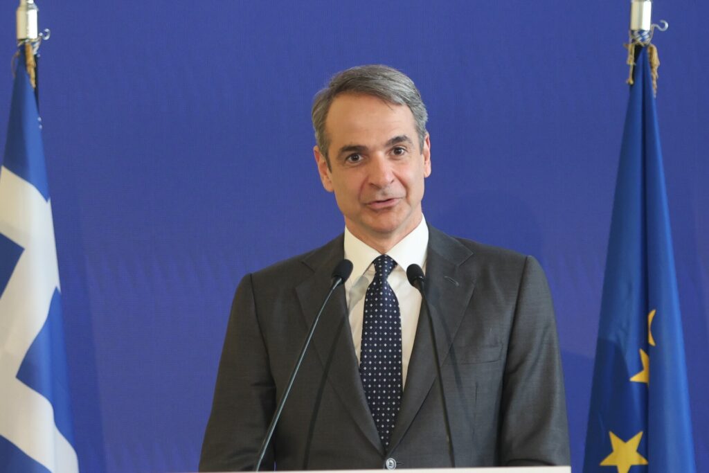 Το σενάριο του ανασχηματισμού, οι επαφές με τα αφεντικά των διυλιστηρίων, η κυριαρχία Μητσοτάκη, η πραγματική επιρροή Σαμαρά και ο παράγοντας Καραμανλής