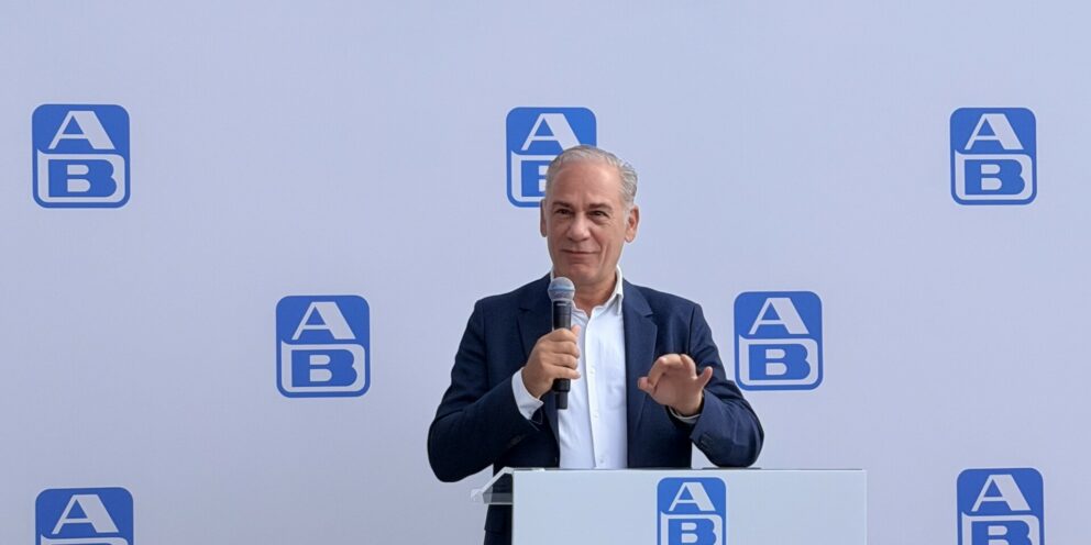 ΑΒ Βασιλόπουλος: Το μάθημα Μαρινόπουλου και η ευκαιρία από το deal Μασούτης – Κρητικός