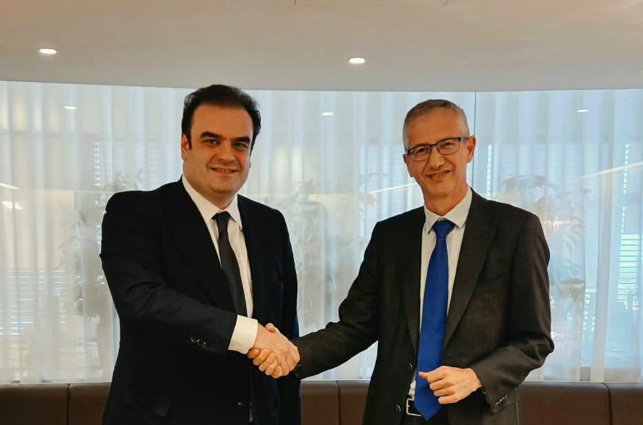Στη Βασιλεία ο Πιερρακάκης για τις διεθνείς οικονομικές εξελίξεις