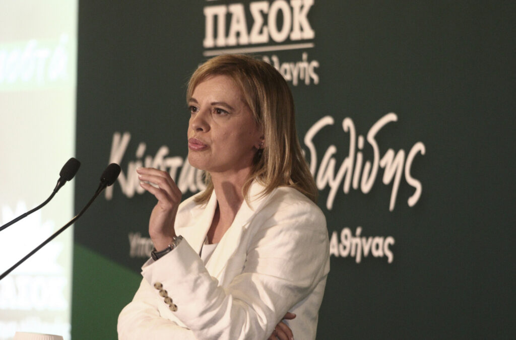 Παραιτήθηκε από το ΠΑΣΟΚ η Ρόζα Βρεττού και οδεύει προς Τσίπρα