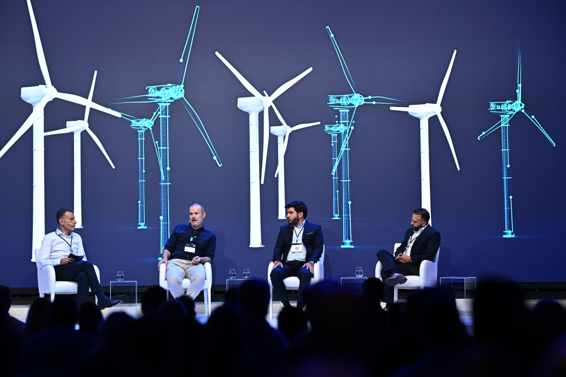 Δήμος Σαπίδης, CEO της Siemens Mobility Ελλάδος και Country Head του Τομέα Έξυπνων Υποδομών, Siemens Ελλάδας, Γιώργος Φωτόπουλος, Director of Energy Management Support Division, ΑΔΜΗΕ, Γιώργος Ανδρεάκος, Network Operations & Maintenance Director, ΔΕΔΔΗΕ και Σωτήρης Καρατζούνης, Technical Director, GECKO Power Solutions © Siemens