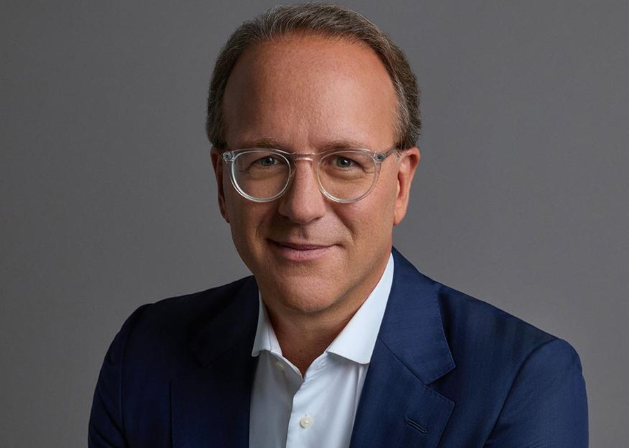 Η Estée Lauder βάζει την AI να σου διαλέγει άρωμα
