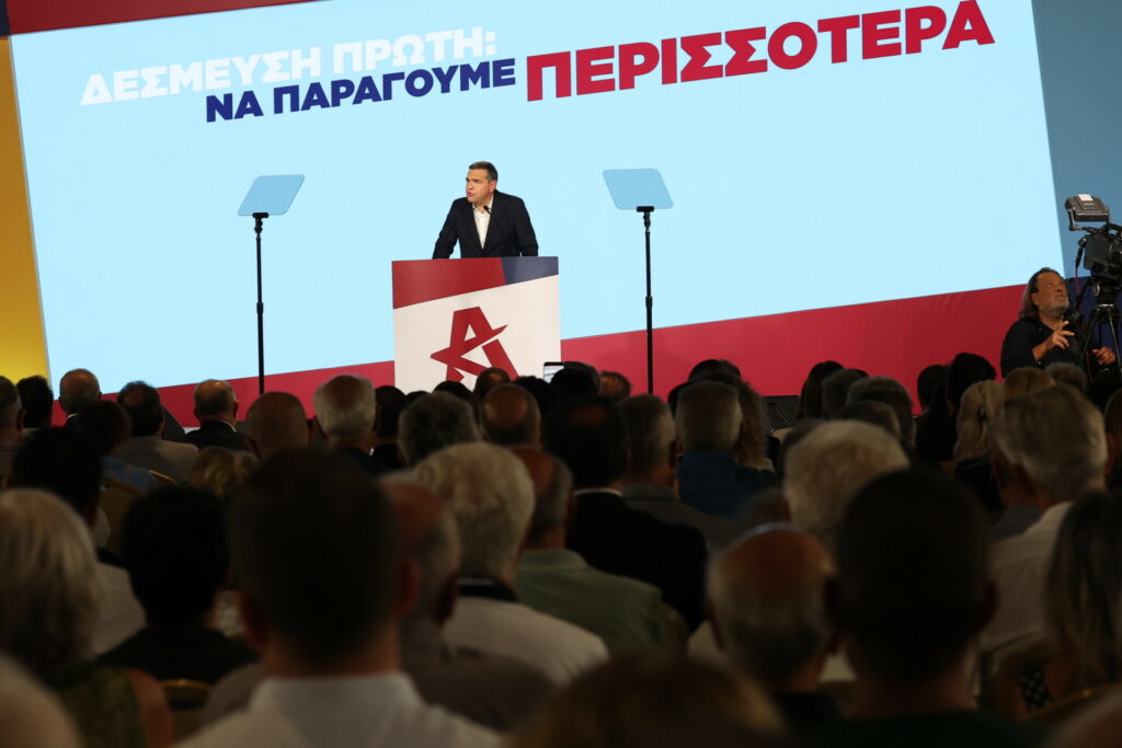 Τσίπρας: Κατώτατος μισθός 1.000 ευρώ, τέλος στις Πανελλαδικές και “Πατριωτική Εισφορά” για το ισχυρότερο 1% των Ελλήνων