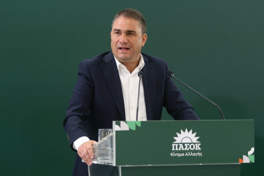 Τσουκαλάς για εξαγγελίες Μητσοτάκη: Είτε ζει σε μια γυάλα, ως άλλος Λουδοβίκος, είτε κυνικά επιχειρεί να παραπλανήσει