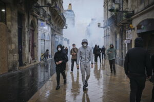 “Κανείς δεν μας άκουγε”: Γιατί η Gen Z βγαίνει στους δρόμους σε όλη την Ευρώπη