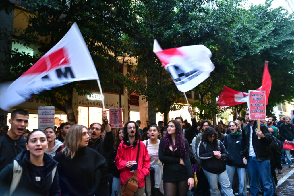 Οι φοιτητές έστησαν σκηνές στο Σύνταγμα για τα ακριβά ενοίκια
