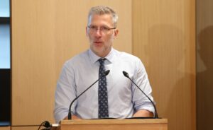 Το λάθος με το sms για τον Σκέρτσο, η “ευλογία” του Ρούμπιο, οι διαφωνίες για τον φόρο στα καύσιμα και οι… ευχές υπονόμευσης από τον Σαμαρά