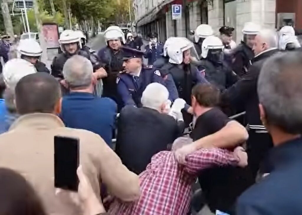 Επεισόδια σε φοιτητικές διαδηλώσεις στα Τίρανα