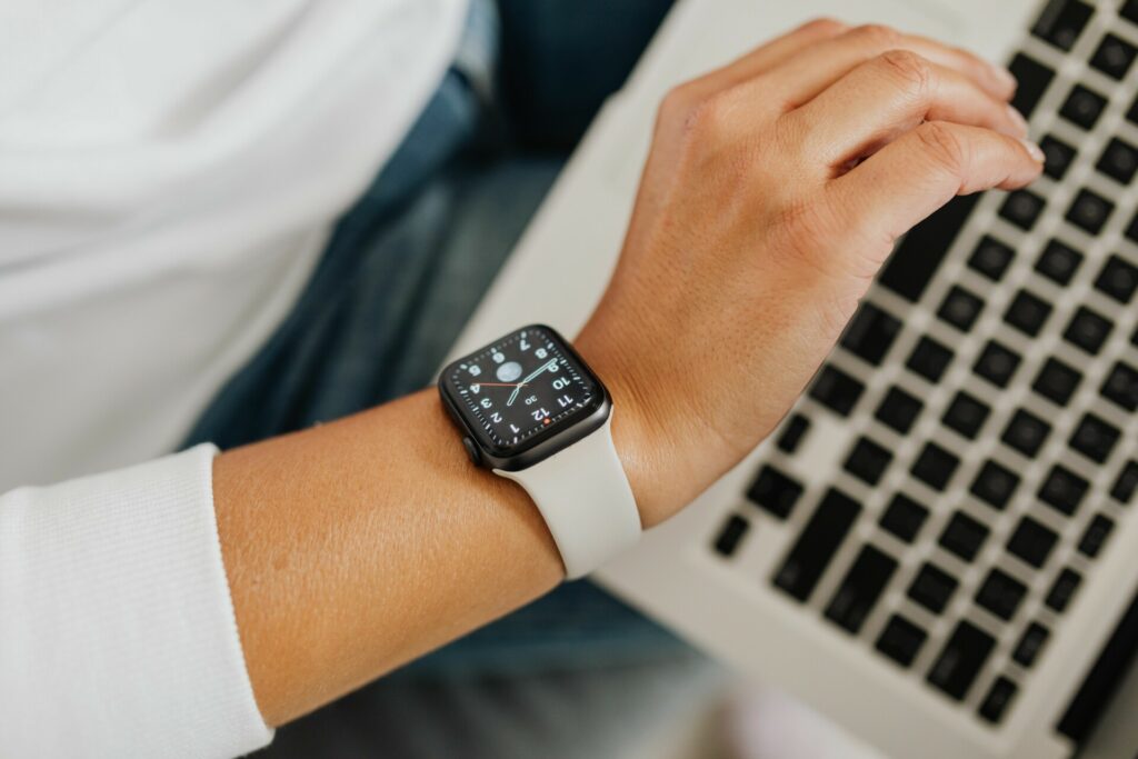 Έχετε Apple Watch; Η λειτουργία που πολλοί αγνοούν και μπορεί να σας φανεί απίστευτα χρήσιμη