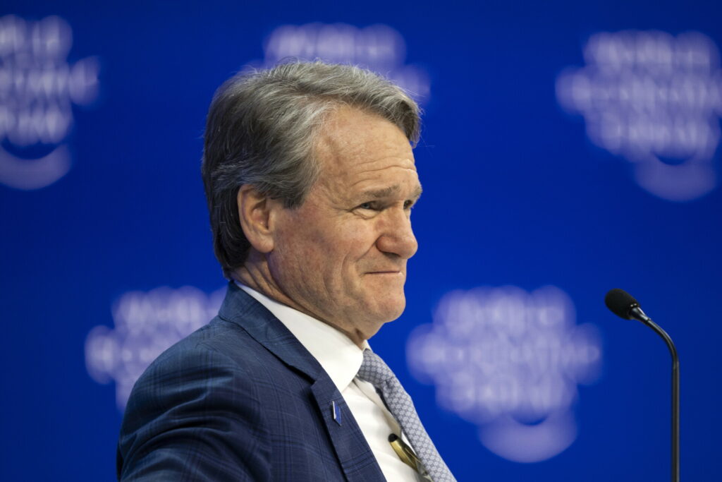Bank of America: Μειωμένα κέρδη στα 6,9 δισ. στο γ’ τρίμηνο λόγω προστίμου