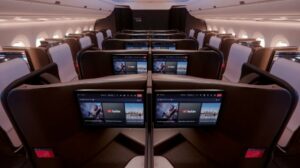 Delta Airlines: Νέα μενού, πολυτελή σερβίτσια, ανανεωμένες σουίτες και συνεργασία με την Porsche