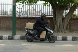 Τι ισχύει με τα δέματα και τις χρεώσεις από τον Νοέμβριο