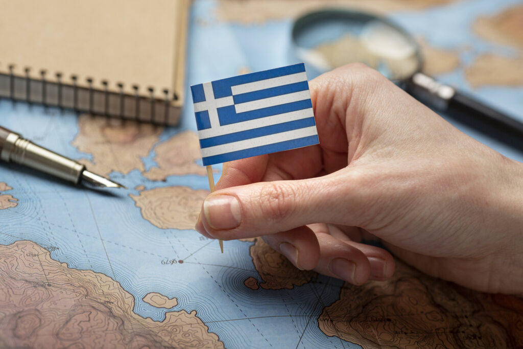 Bloomberg: Η Ελλάδα στις 4 ευρωπαϊκές χώρες με πλεόνασμα – Φθηνότερος δανεισμός από Γαλλία και Ιταλία