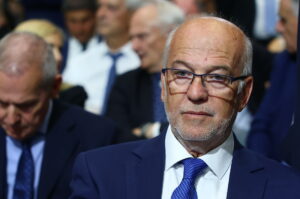 Η τρικυμία στη Θεσσαλονίκη λόγω Φλωρίδη, η διαβολική σύμπτωση σε πλειστηριασμό ξενοδοχείου, τα “όχι” του Τσάφου, ο Παπασταύρου και ο διώκτης της Κίμπερλι