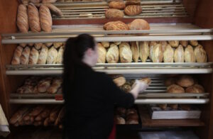 Φούρνοι: “Πέντε αλυσίδες σούπερ μάρκετ-καρτέλ απειλούν τον κλάδο”