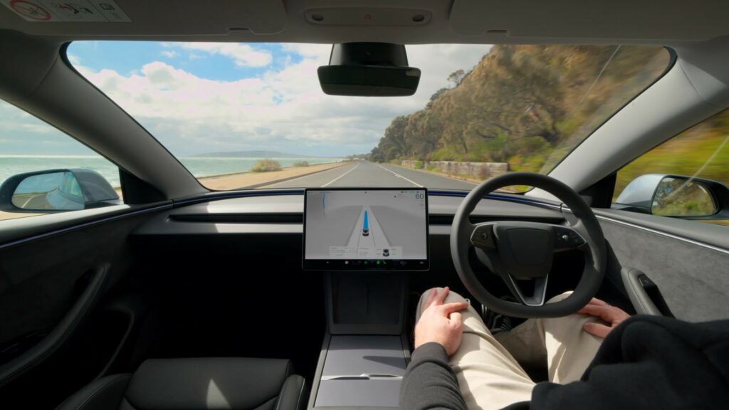 Tesla: Πιέζει την Ευρώπη να εγκρίνει την “αυτόνομη” οδήγηση