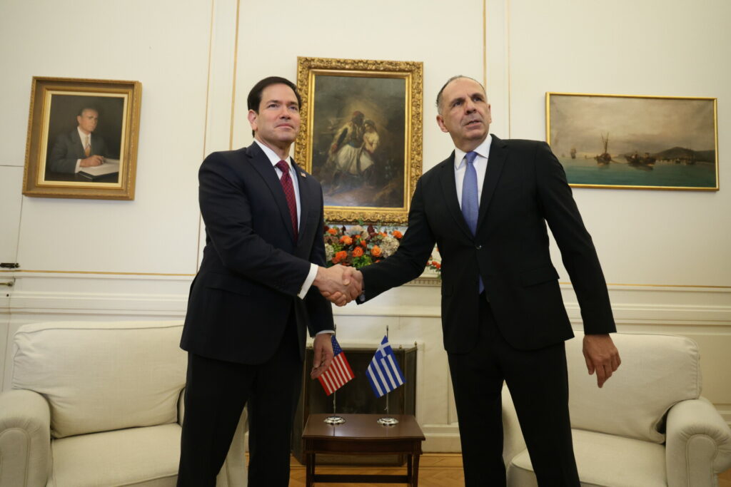Σε εξέλιξη η συνάντηση Γεραπετρίτη με Ρούμπιο