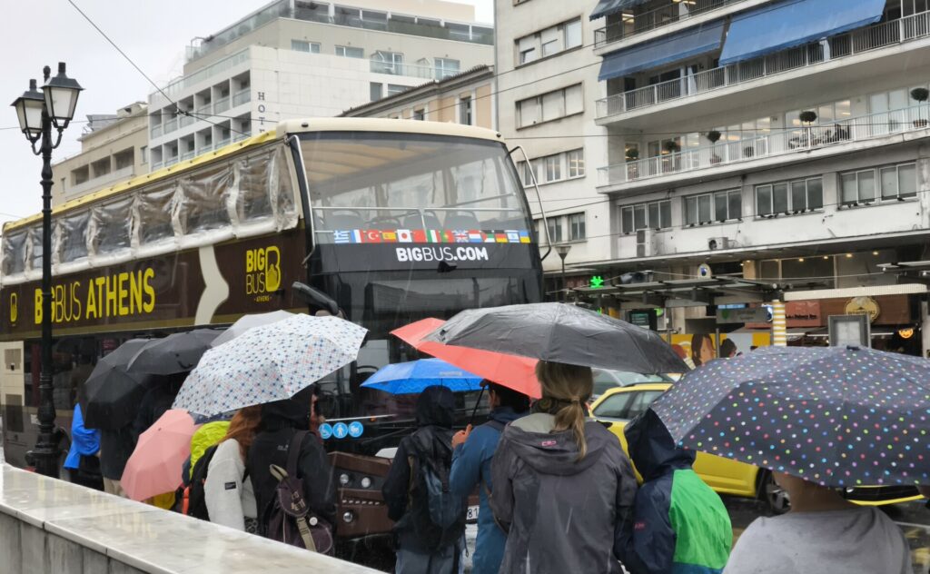 Διπλό κύμα κακοκαιρίας με ισχυρές καταιγίδες – Τι καιρό θα κάνει την 28η Οκτωβρίου