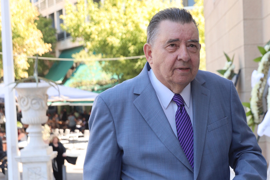 Καρατζαφέρης: Η τρεχάλα του Μητσοτάκη είναι για 40άρι
